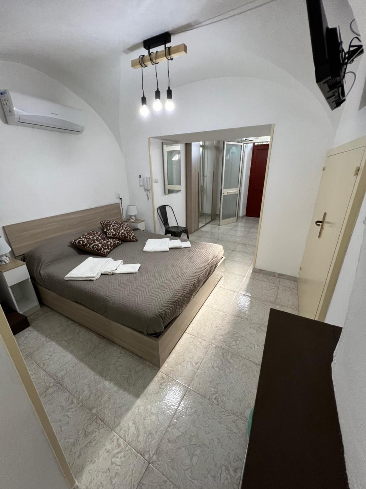 Station Rooms37 ซัสซารี ภายนอก รูปภาพ