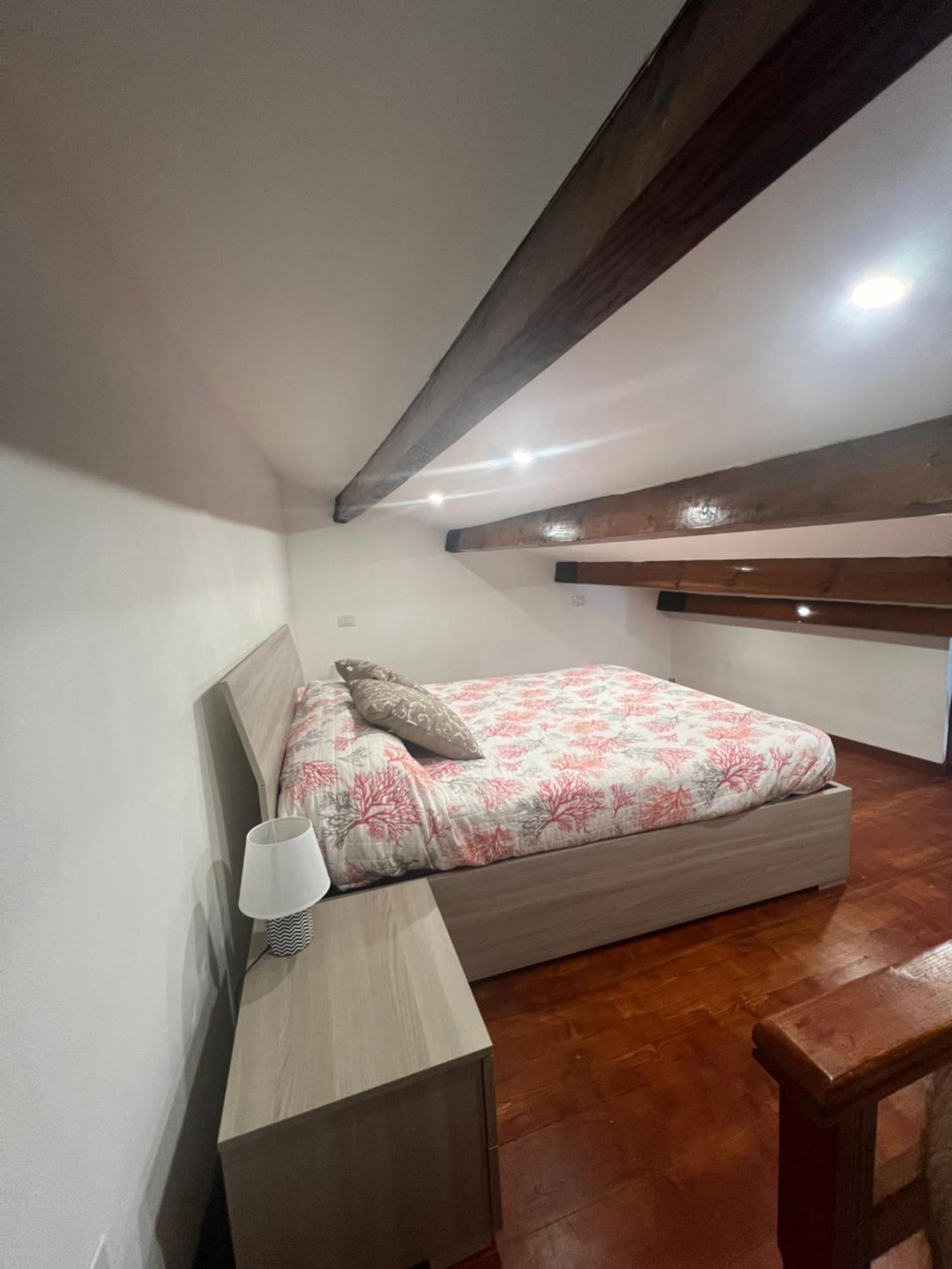 Station Rooms37 ซัสซารี ภายนอก รูปภาพ