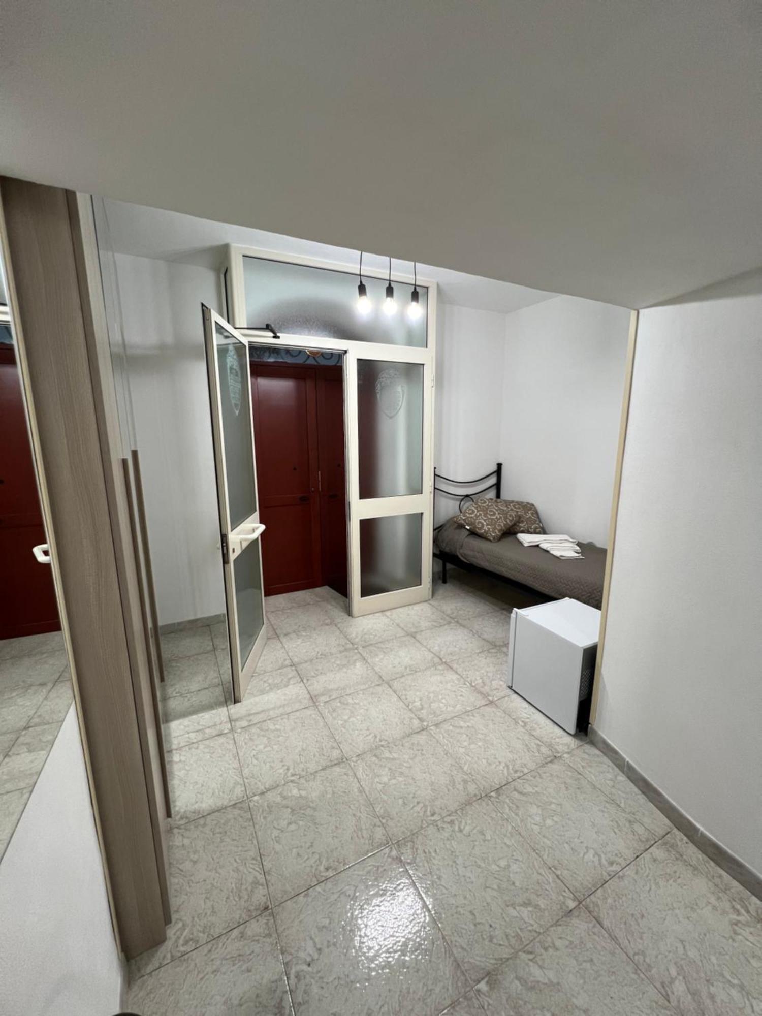 Station Rooms37 ซัสซารี ภายนอก รูปภาพ