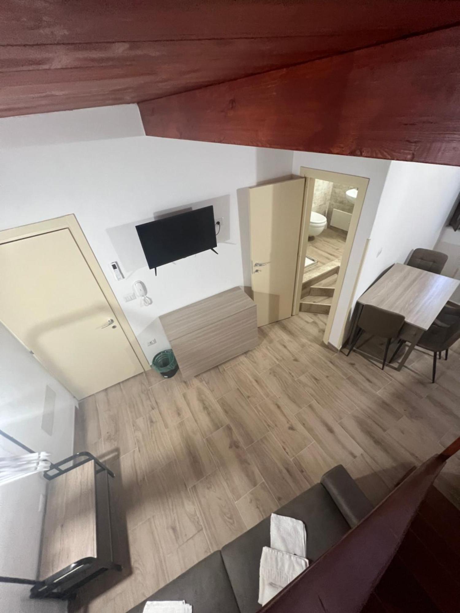 Station Rooms37 ซัสซารี ภายนอก รูปภาพ